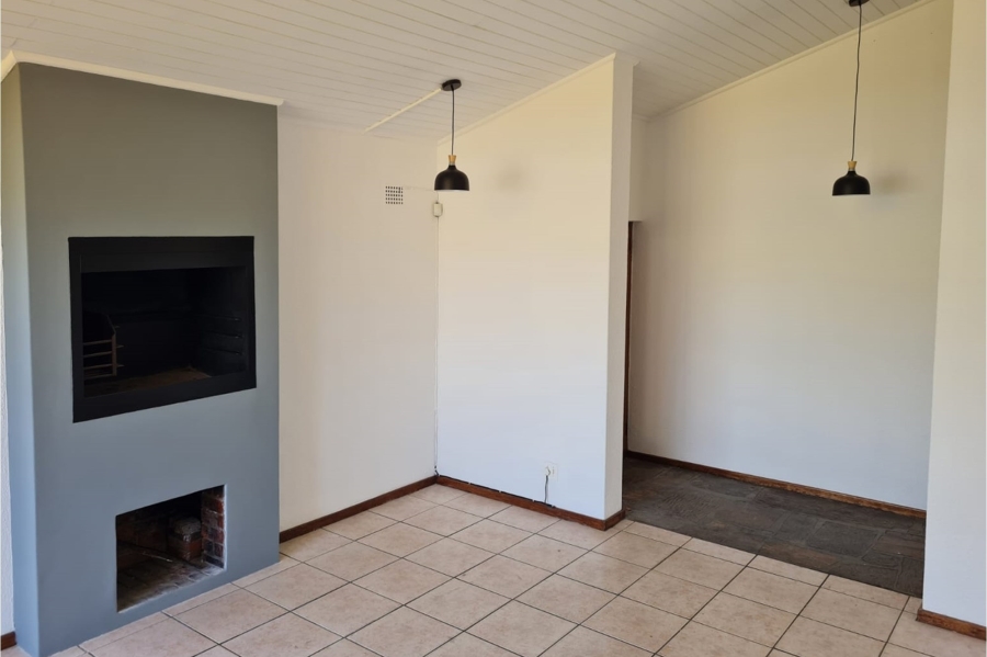 5 Bedroom Property for Sale in Windsor Park Western Cape